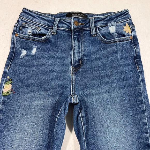 Judy Blue Jeans Blue Floral Embroidered Denim Boyfriend Festival Size 3/26 26x28 - Picture 2 of 16